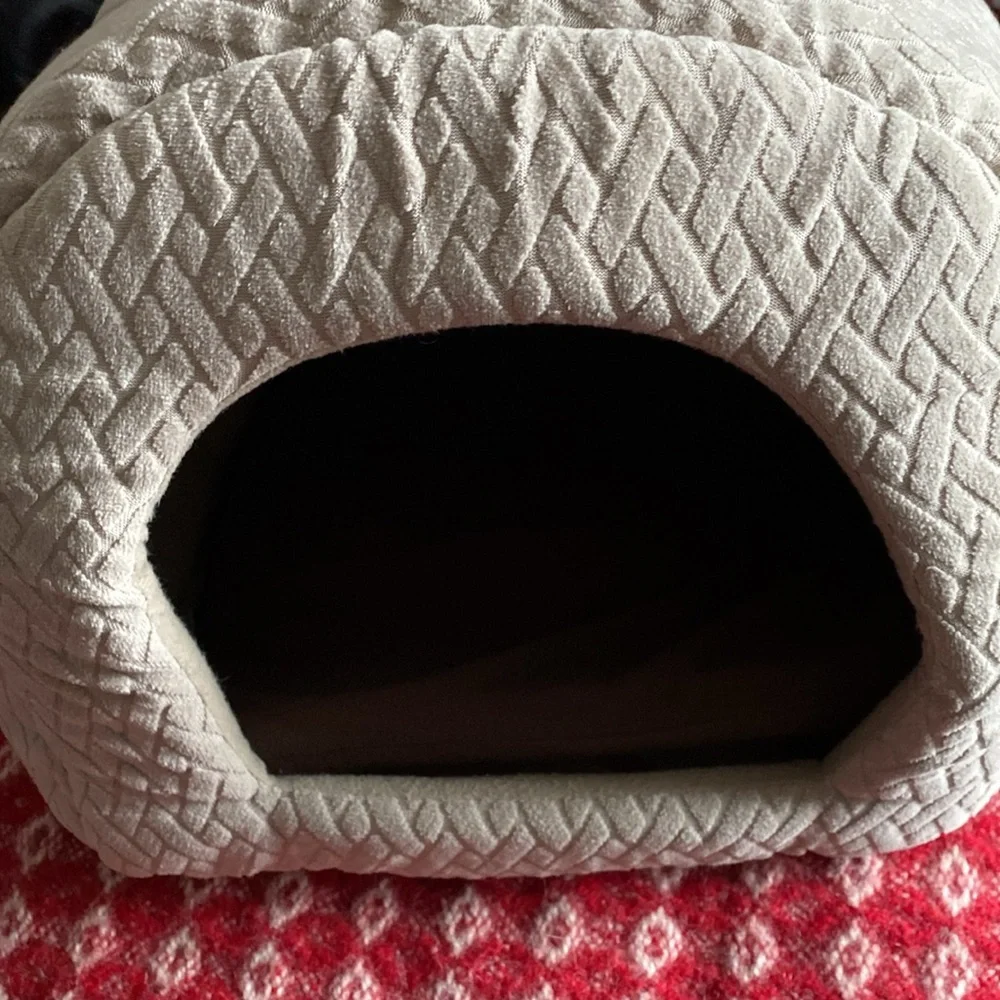 Best Friends Carry Quilted Pet House With Removable Mattress Never Used
